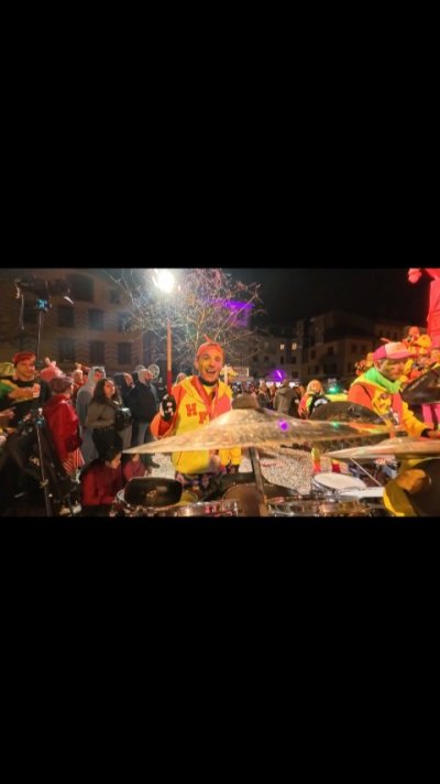social-header-image